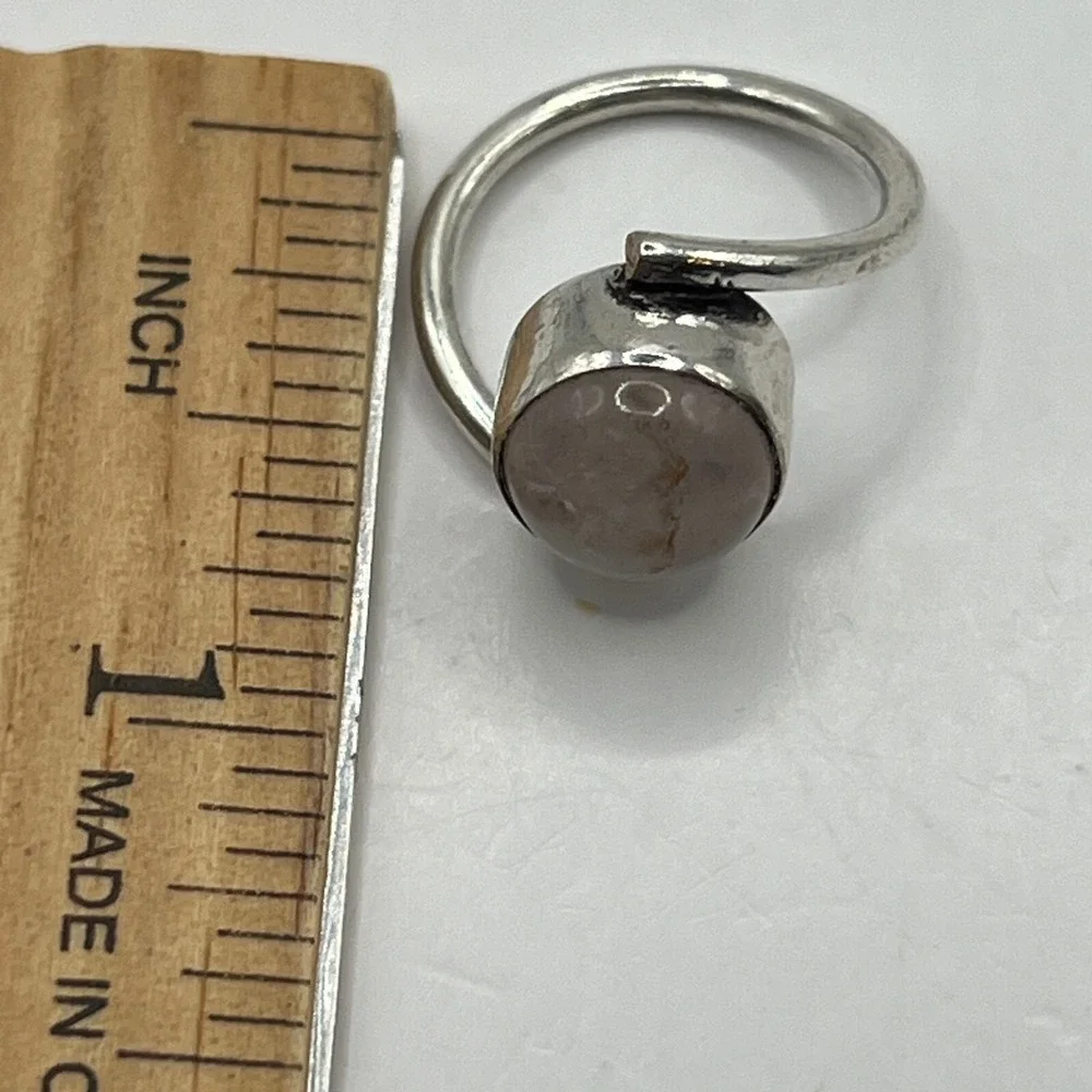 Womens Silver Tone Ring Pink‎ Stone Twisted Band Size 6
